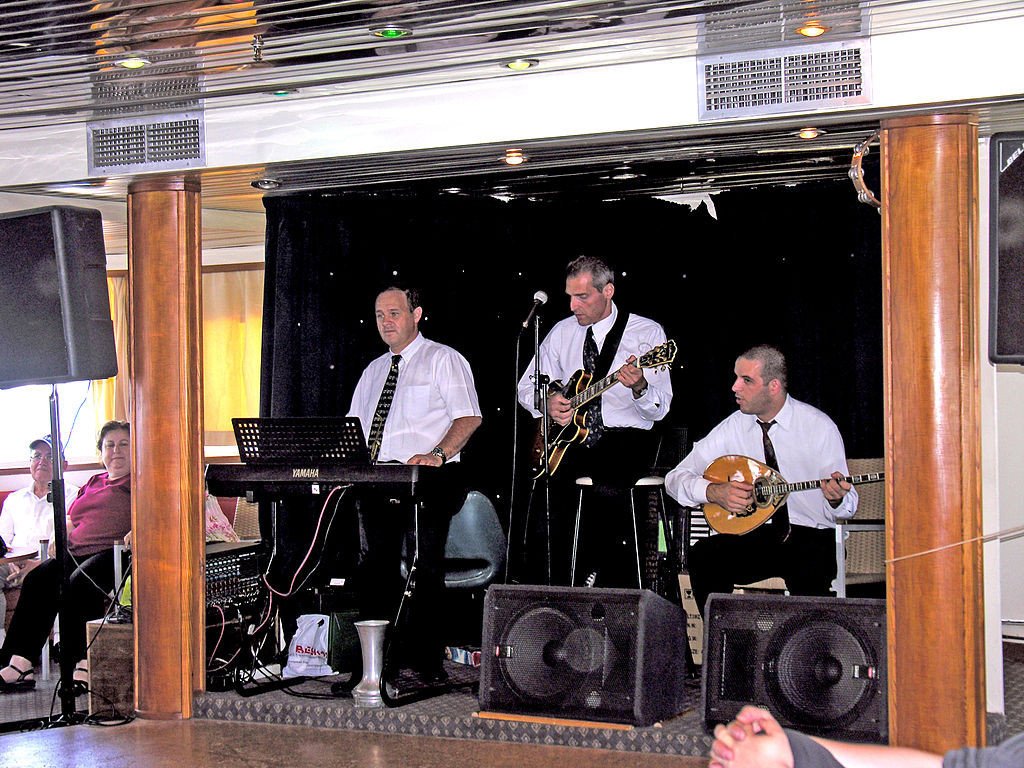 Greek Musicians by Dennis Jarvis on commons.wikimedia